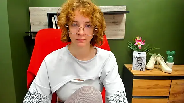 Snapshot of juicyPenny chatting on 17, 9, 2025 juicyPenny online show from 17, 9, 2025
