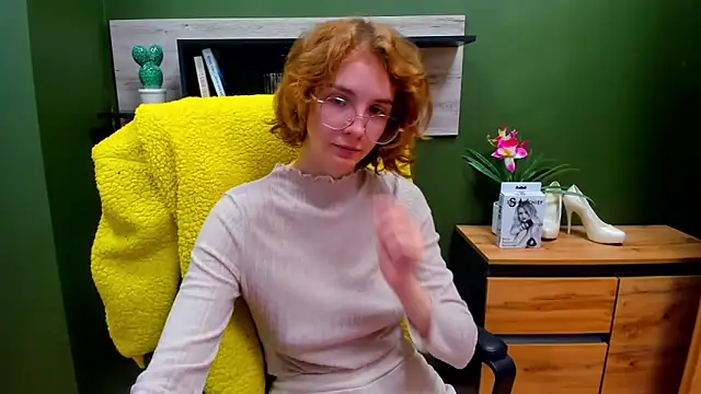 Snapshot of juicyPenny chatting on 23, 9, 2025 juicyPenny online show from 23, 9, 2025