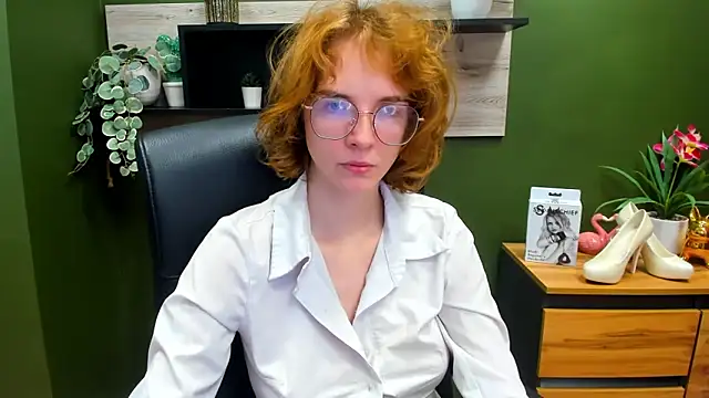 Snapshot of juicyPenny chatting on 13, 10, 2025 juicyPenny online show from 13, 10, 2025
