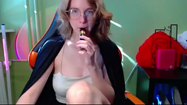 juicyPenny online show from 25, 7, 2026