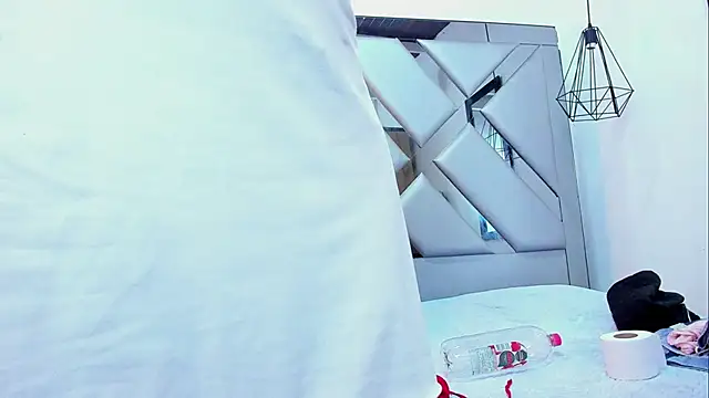 Lorenn Hill online show from 20, 11, 2025