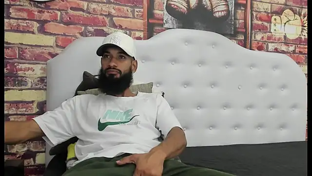 Snapshot of Damian_Shakur chatting on 25, 4, 2026 Damian Shakur online show from 25, 4, 2026