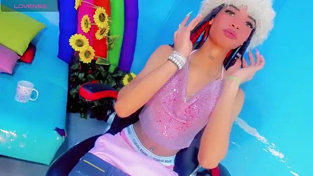 Dahlia Moss online show from 21, 9, 2025