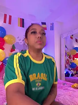 Snapshot of _Zahara_ chatting on 16, 6, 2026 Zahara online show from 16, 6, 2026