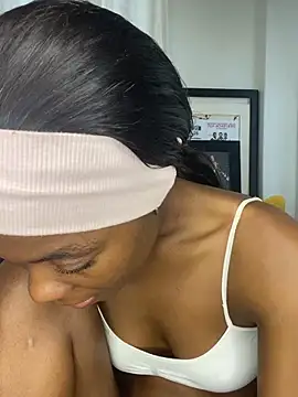 prettydollyy online show from 6, 3, 2026