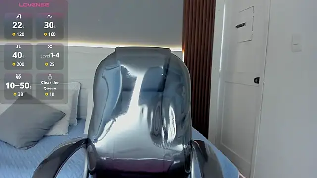 Emmy Meadows online show from 29, 9, 2025