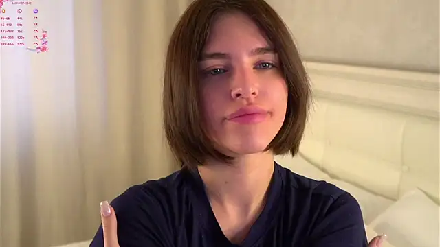Snapshot of EleneButton chatting on 28, 4, 2026 EleneButton online show from 28, 4, 2026