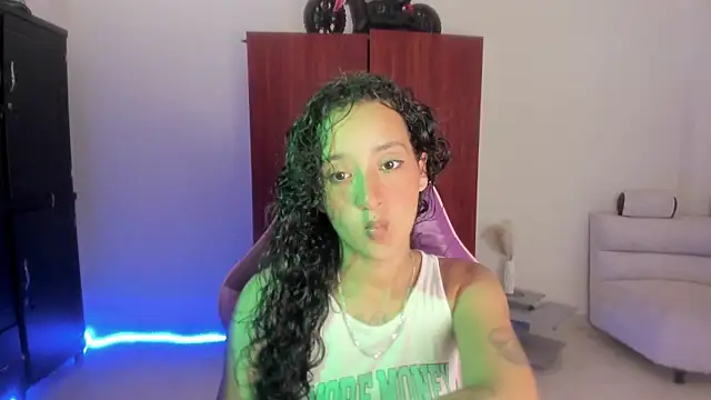 Snapshot of mavictoria chatting on 22, 9, 2025 mavictoria online show from 22, 9, 2025
