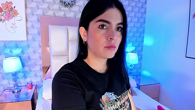 Sasha  sims   online show from 25, 11, 2025