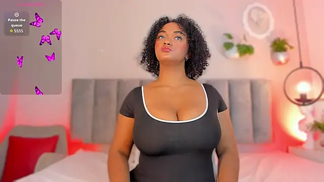 Snapshot of Tina_curly chatting on 30, 6, 2026 Tina curly online show from 30, 6, 2026