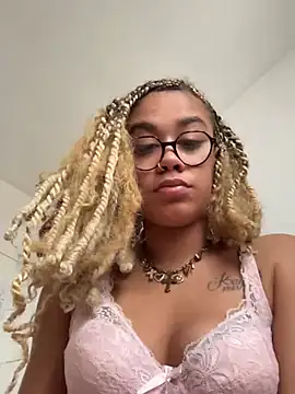 Snapshot of sexentrevoisin chatting on 5, 3, 2026 sexentrevoisin online show from 5, 3, 2026