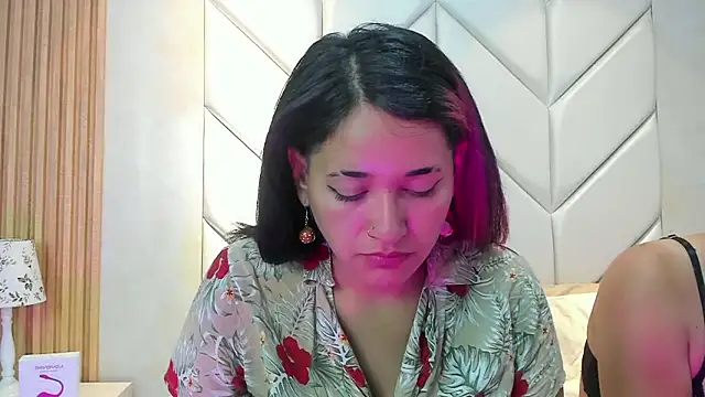 AnnieAndReach online show from 4, 3, 2026