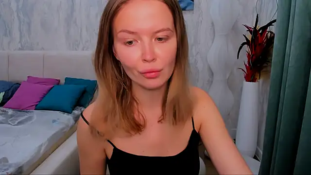 LaurennHill online show from 15, 9, 2025