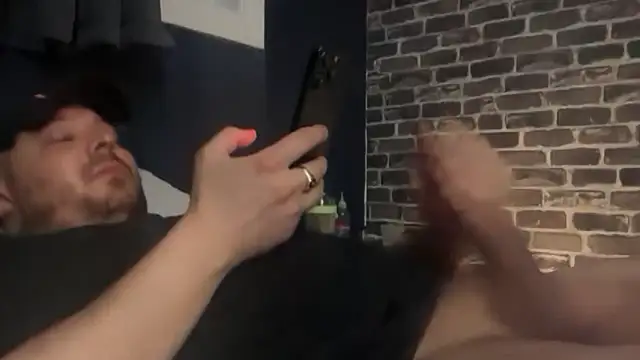 Snapshot of rough1985 chatting on 22, 9, 2025 rough1985 online show from 22, 9, 2025