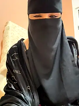 Snapshot of _Laiali_ chatting on 3, 12, 2025 Laiali online show from 3, 12, 2025