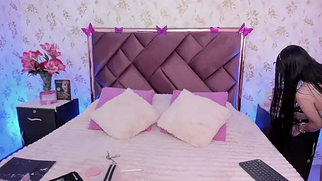 Eva Alzair online show from 13, 12, 2025