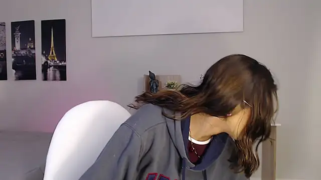 Snapshot of madame_lottie chatting on 17, 9, 2025 madame lottie online show from 17, 9, 2025