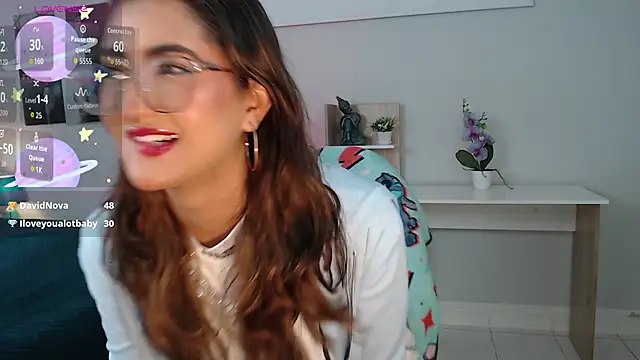 Snapshot of madame_lottie chatting on 20, 9, 2025 madame lottie online show from 20, 9, 2025