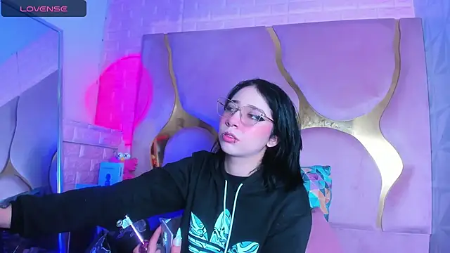 Niina Sissy online show from 10, 4, 2026