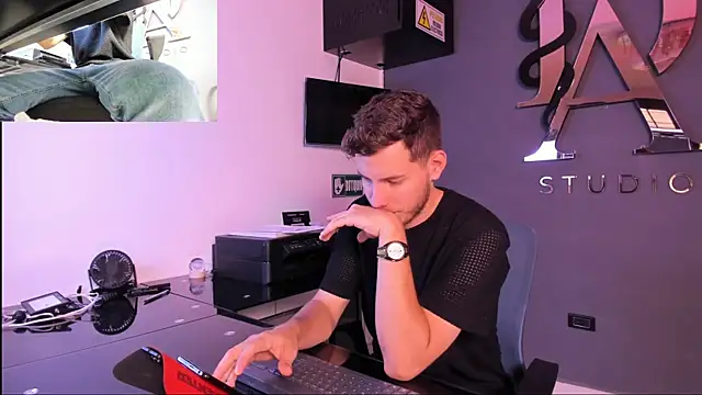 lara and danny online show from 24, 9, 2025