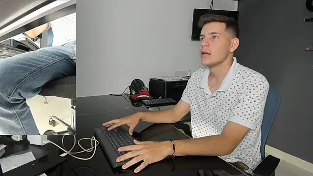 lara and danny online show from 4, 10, 2025