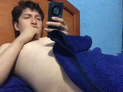 Luisgg18 online show from 2, 11, 2025