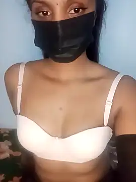 Snapshot of kissy_doll chatting on 10, 10, 2025 kissy doll online show from 10, 10, 2025