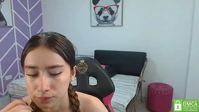 Adhara Kitten online show from 7, 10, 2025