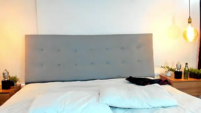 Luna Claire online show from 25, 10, 2025