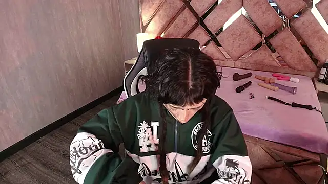 Babyyrasta666 online show from 16, 12, 2025