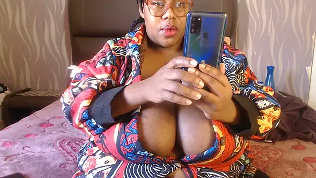 Snapshot of BoobsQueen46K chatting on 23, 6, 2026 BoobsQueen46K online show from 23, 6, 2026