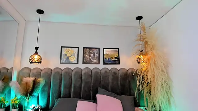 Viollet xoxo online show from 3, 10, 2025