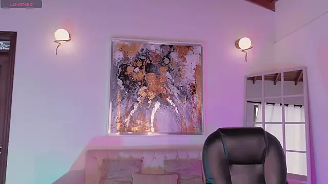 Snapshot of MiaLaurence chatting on 19, 6, 2026 MiaLaurence online show from 19, 6, 2026