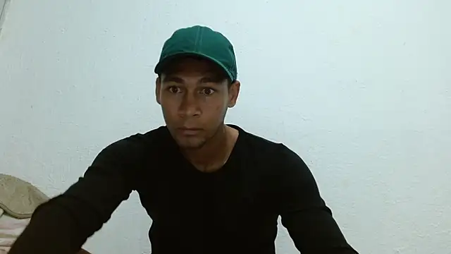Snapshot of RyanLeon01 chatting on 11, 7, 2026 RyanLeon01 online show from 11, 7, 2026