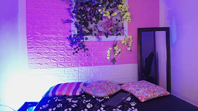 Katy bratz  online show from 13, 9, 2025