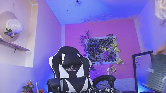 Katy bratz  online show from 22, 9, 2025