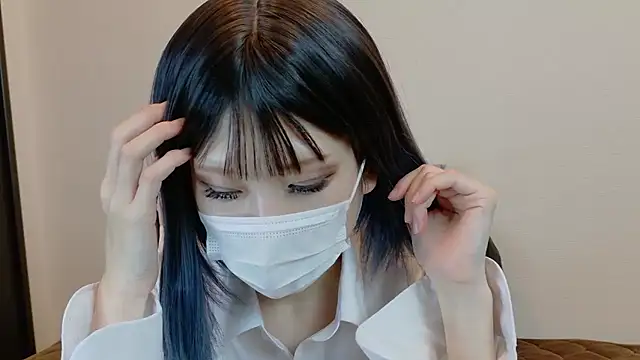 sarina at online show from 15, 12, 2025