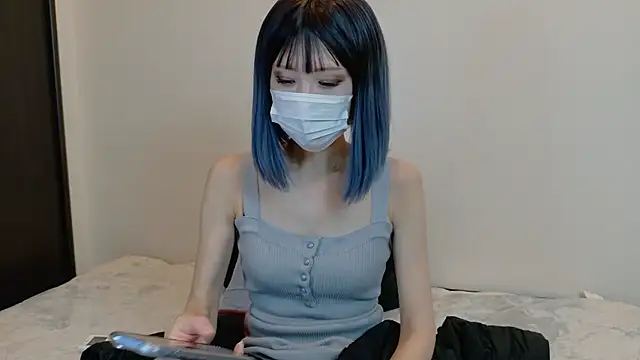 sarina at online show from 12, 1, 2026