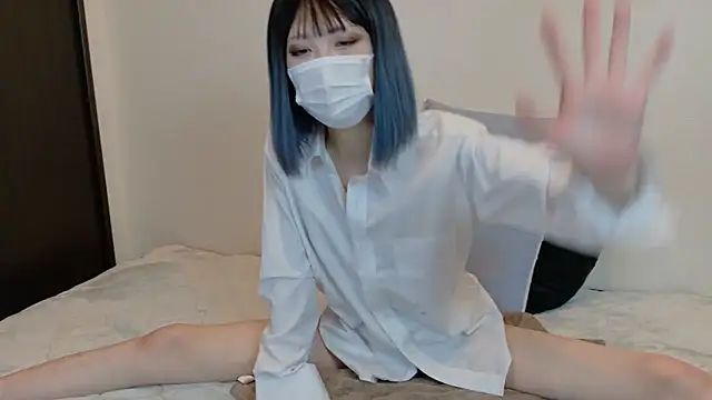 sarina at online show from 6, 3, 2026