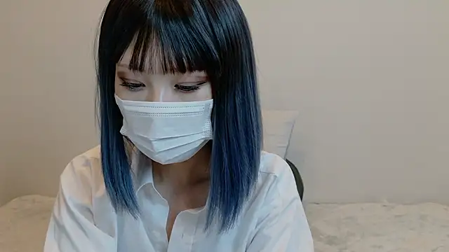 sarina at online show from 4, 4, 2026