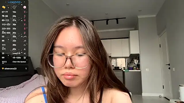 Wow Akemi online show from 29, 9, 2025