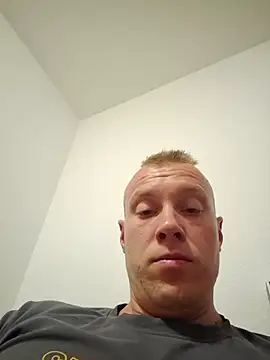 Snapshot of Melly4You chatting on 8, 9, 2025 Melly4You online show from 8, 9, 2025