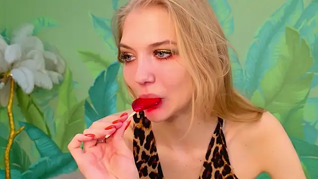 4example Chloe online show from 9, 4, 2026