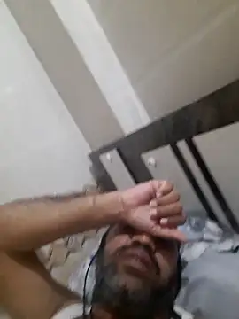 Hot-boy077 online show from 8, 9, 2025