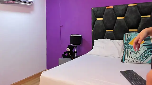 Abby-campbel online show from 17, 4, 2026