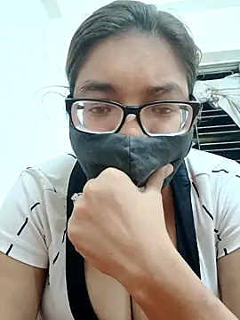 Snapshot of Elie_couple143 chatting on 25, 9, 2025 Elie couple143 online show from 25, 9, 2025