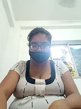 Snapshot of Elie_couple143 chatting on 2, 10, 2025 Elie couple143 online show from 2, 10, 2025