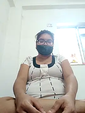 Snapshot of Elie_couple143 chatting on 3, 10, 2025 Elie couple143 online show from 3, 10, 2025