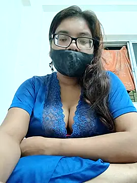 Snapshot of Elie_couple143 chatting on 19, 10, 2025 Elie couple143 online show from 19, 10, 2025