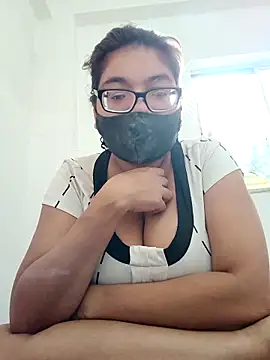 Snapshot of Elie_couple143 chatting on 21, 10, 2025 Elie couple143 online show from 21, 10, 2025